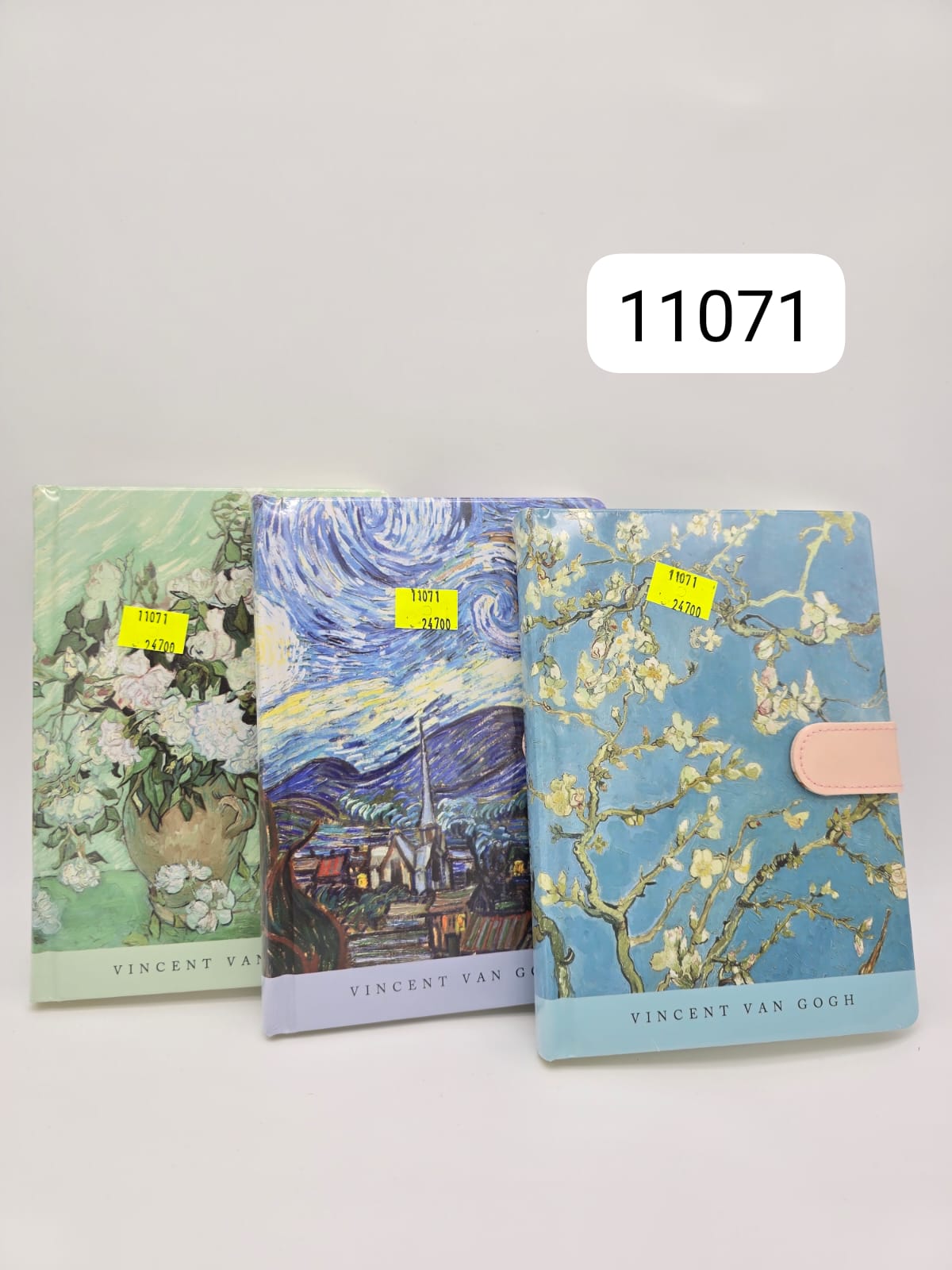 AGENDA BROCHE HELLO KITTY/KUROMI